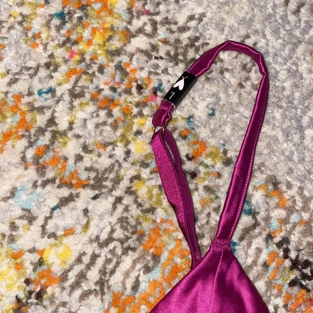 𝅺Victoria’s Secret Triangle Shaped Bra Size L